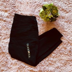 Black Super Stretch Torrid Jegging